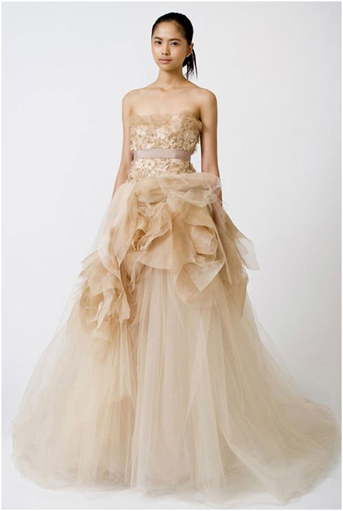 Czy suknia ślubna musi być biała?