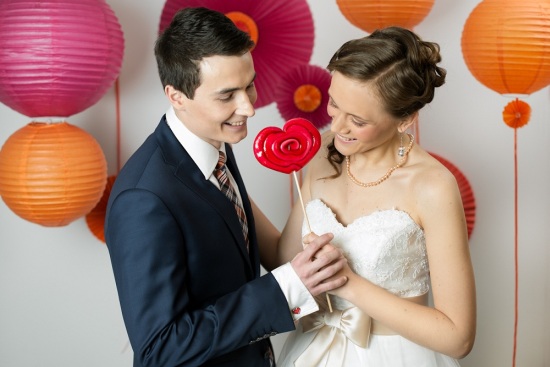 Walentynkowy ślub - inspiracje na Święto Zakochanych - sesja zdjęciowa