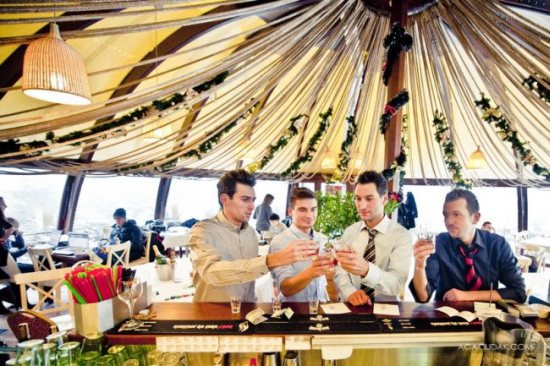 Wieczór kawalerski - męska sesja zdjęciowa Wieczór kawalerski - męska sesja zdjęciowa